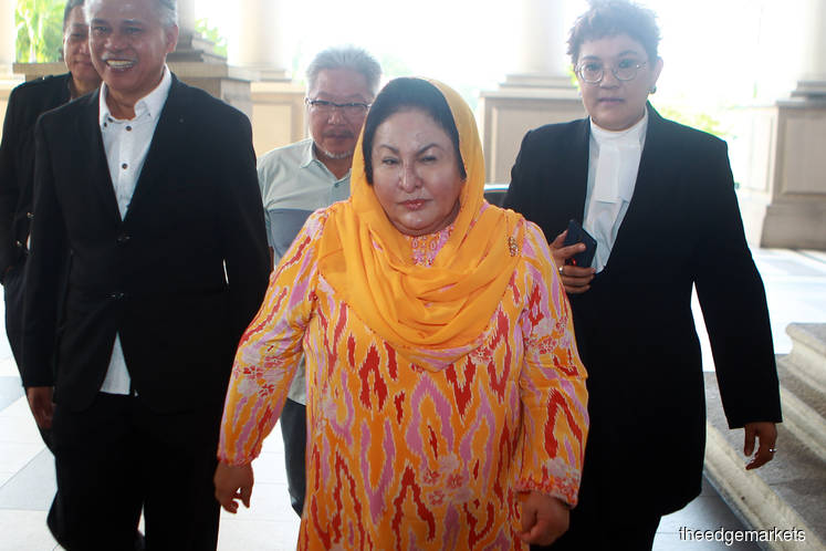 Judge reminds Rosmah’s laywer of who is on trial